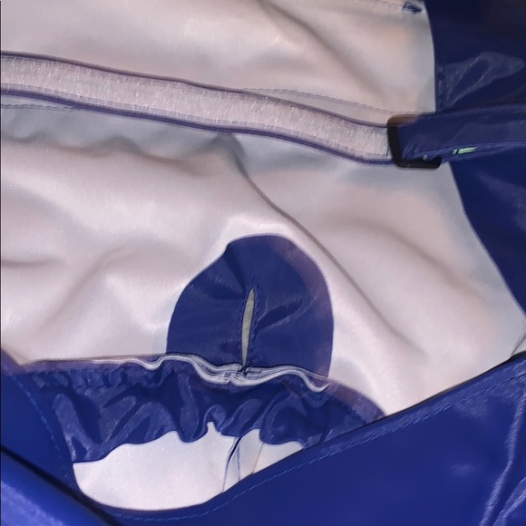 Dog rain jacket - Picture 9 of 11